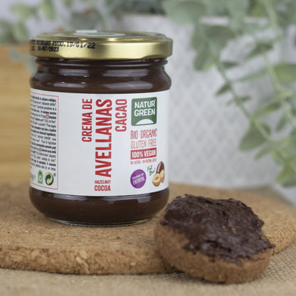 Crema de Avellanas con Cacao Bio Reducida de Azúcares NaturGreen